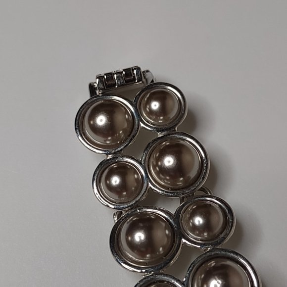Silver Tone Heavy Metal Circle Bracelet - Picture 7 of 13